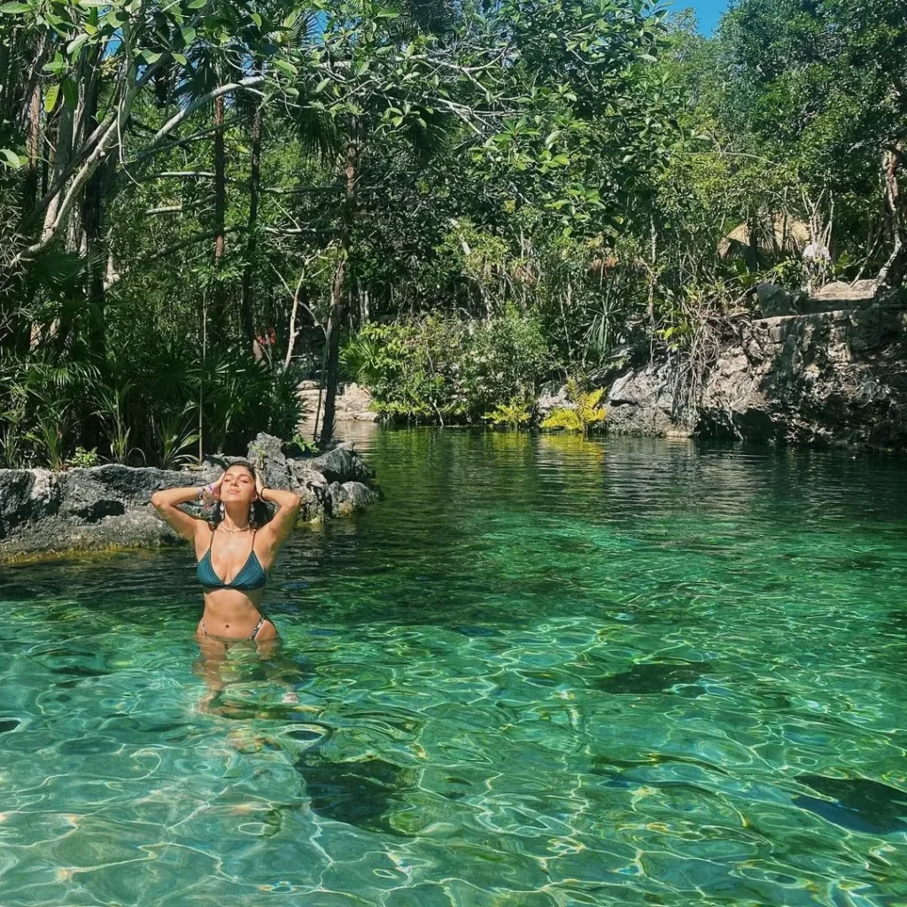 Cenote Yax Kin Camping Tulum Riviera Maya México