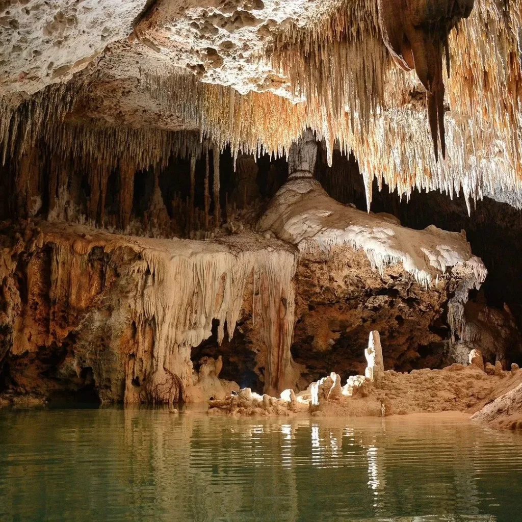 Parque Eco Turístico Cenote Rio Secreto