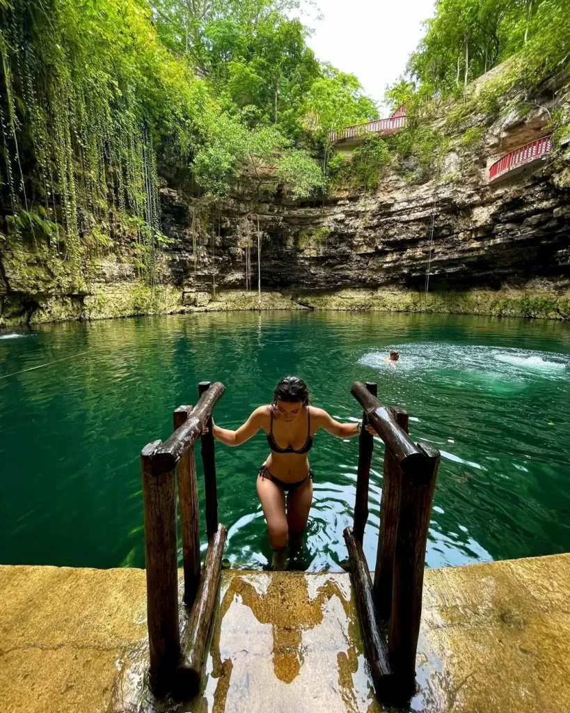 Cenote Xcajum en Chichen Itza, Yucatán, México