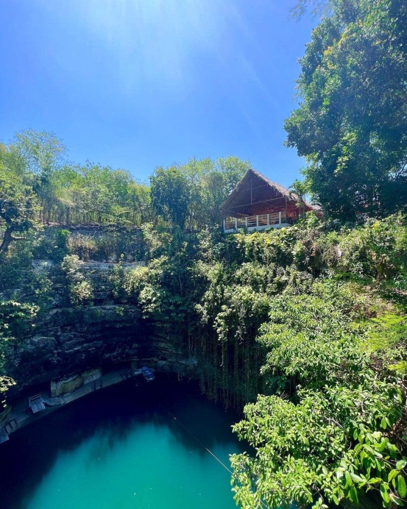 Cenote Xcajum en Dzitás, Yucatán, México